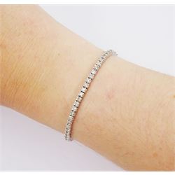 18ct white gold round brilliant cut diamond bracelet, stamped 750, total diamond weight approx 2.00 carat