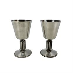 Pair of modern silver goblets, with fluted stems, hallmarked Sheffield 1991, H12.5cm (2)