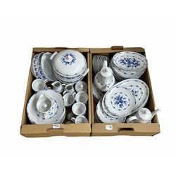 German blue and white dinner service by Henneberg (qty)