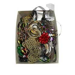 Quantity of costume jewellery, including pendant necklaces, beaded necklaces, bangles, etc