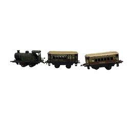 Bing O gauge clockwork 0-4-0 tank locomotive in green LNER livery No.4993 and two Hornby Meccano carriages