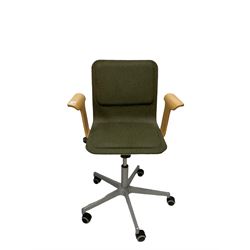 Contemporary office swivel chair 