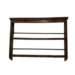 George III oak two-tier plate rack, projecting cornice with reeded uprights