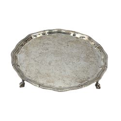Scottish silver circular salver with gadrooned border on claw and ball feet D26cm Edinburgh 1932 Maker Mackay & Chisholm