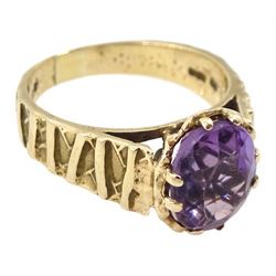 9ct gold single stone amethyst ring, with bark effect shoulders