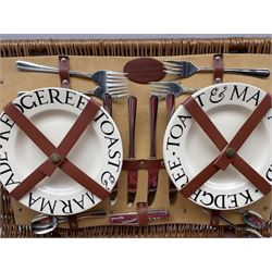 Emma Bridgewater for Optima wicker hamper containing four 'Toast & Marmalade' pattern mugs and plates 