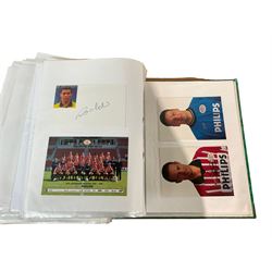 Mostly European footballing autographs and signatures, including Franz Beckenbauer, Jean-Piere Papin, Brian Laudrup etc in one folder