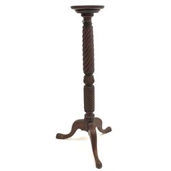 Georgian style mahogany torchere, dished circular top over spiral turned and leaf carved column, raised on three splayed supports H120cm
