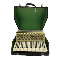 Hohner Verdi III piano accordion, cased