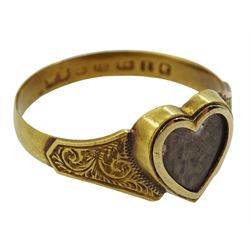 Victorian 18ct gold heart shaped hairwork mourning ring with engraved shoulders, maker's mark W.S (possibly W Spurrier & Co), Birmingham 1885 