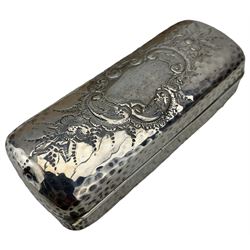 Edwardian silver box of rectangular form with domed hinged cover, vacant cartouche and engraved flowers L9cm Chester 1903 Maker Colen Hewer Cheshire