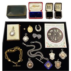 Victorian and later jewellery including silver Albert chain, silver fobs, silver Mizpah brooch, silver horseshoe brooch, gilt Albertina style bracelet, ring boxes and cufflink box