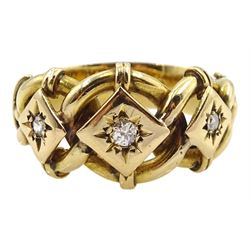 Early 20th century 18ct gold three stone diamond knot design ring, makers mark C S, London 1919