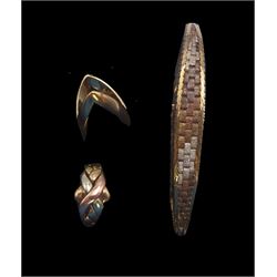 Gold wishbone ring, gold tri-coloured bracelet and a gold tri-coloured knot ring, all hallmarked 9ct