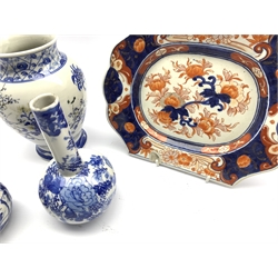 18th century Chinese blue and white vase form wall pocket (a/f), 18th/ 19th century Chinese Imari decorated rectangular dish and three Japanese blue and white vases (5)