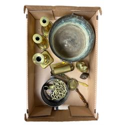 Brass preserve pan D26cm, pair of brass candlesticks, horse brasses and other metal ware