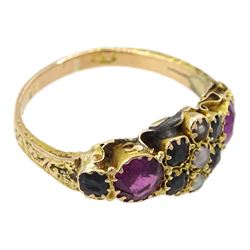 Victorian gold multi gemstone set ring, with engraved decoration shoulders