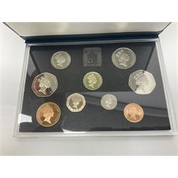 The Royal Mint United Kingdom 1992 proof coin collection, including dual dated 1992 1993 fifty pence, in blue folder with certificate 