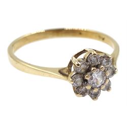 9ct gold cubic zirconia cluster ring