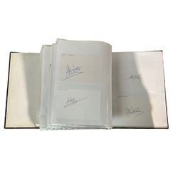 Footballing autographs and signatures including Eddie Gray, Johnny Giles, Allan Clarke, Jack Charlton, Billy Bremner etc, many being Leeds United players, in one folder