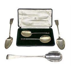 Pair of silver seal top spoons with gilded bowls Sheffield 1921 Maker Mappin & Webb, cased, long handled silver serving spoon London 1829, and a pair of George III Irish silver table spoons with rat tail bowls Dublin 1804 11.4oz 
