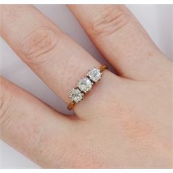 Early 20th century 18ct gold three stone old cut diamond ring, total diamond weight approx 0.80ct