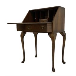 Queen Anne design figured walnut bureau, fall-front with cross-banded facia, over single drawer, raised on cabriole supports