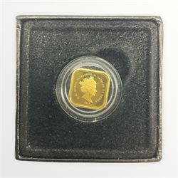 Queen Elizabeth II Tristan Da Cunha 2019 gold quarter Sovereign four sided coin, in a Hattons of London box