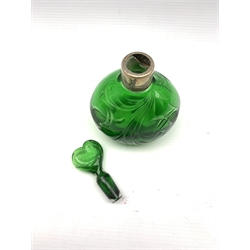 Late Victorian green glass scent flask with incised decoration, silver collar and heart shape stopper H14cm London 1900, silver maker Army and Navy Cooperative Society (Frederick Bradford Macrae) 