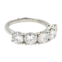 Platinum five stone round brilliant cut diamond ring hallmarked, total diamond weight approx 2.10 carat