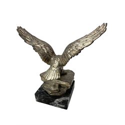 20th century silver plated eagle desk paperweight on marble base H22cm