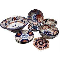 Various Japanese Imari bowls and plates, some with scalloped rims, The Foley China Imari pattern tea plate and a Victorian wash bowl 