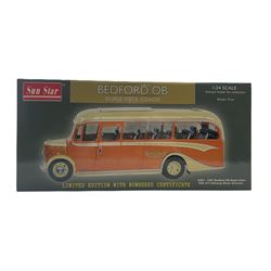 Sun Star Bedford OB limited edition 1:24 scale Duple Vista Coach 5001: 1947 Bedford OB Duple Vista - FDK 571 Yelloway Motor Services, boxed