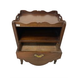 George III mahogany tray top night-cabinet commode, raised gallery with pierced handles, open recessed shelf over sliding drawer with shaped apron, on square supports and castors