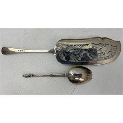 Dutch silver fish slice with floral pierced blade and a Hanau silver apostle spoon (2)
