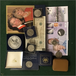 Small collection of coins including coin covers, commemorative crowns etc