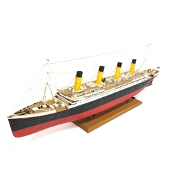 Large scratch built model of the Titanic, L107cm 