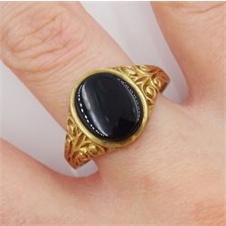 9ct gold black onyx signet ring, hallmarked