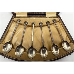 Set of six silver coffee spoons with gilded shell shape bowls and open twist stems Chester 1898 Maker Stokes and Ireland, cased and set of six seal top coffee spoons Birmingham 1923 4oz