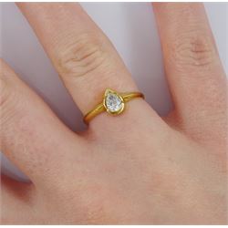 18ct gold single stone pear cut diamond ring, hallmarked, diamond approx 0.30 carat