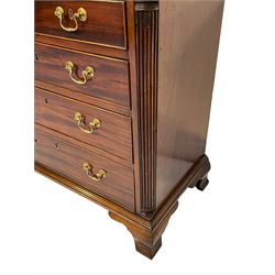 Georgian style mahogany chest, moulded rectangular top over two short and three long drawers, reeded quarter columns to upright corners, on ogee bracket feet