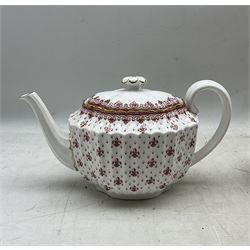 Spode red Fleur de Lys tea and coffee service comprising six tea cups and saucers, ten tea plates, tea pot, milk jug, sugar bowl and six coffee cups and saucers (37)