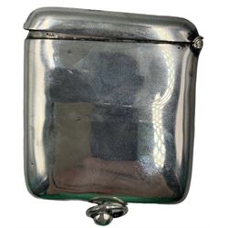 Edwardian silver combination vesta/ sovereign case, of rectangular form with hinged flip end for vestas and hinged lid enclosing sovereign and half sovereign holders, by Walker & Hall, Sheffield 1904, L6cm
