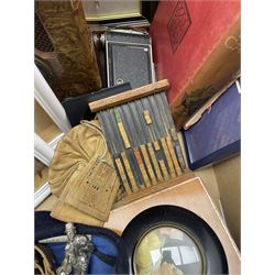 Junior 620 folding camera, framed stamp set, miniature frames containing prints, Girl Guides cap, Steepletone radio, 1945 leather purse, Philip & Tacey abacus and miscellanea in one box 
