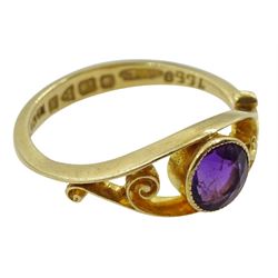 Edwardian 18ct gold single stone round amethyst ring, with openwork scroll design shoulders, makers mark S.U.Ltd, Chester 1910