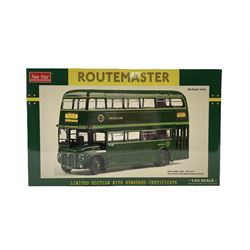 Sun Star Routemaster limited edition 1:24 scale bus 2912: RMC 1469 - 469 CLT The Green Line Routemaster Coach, boxed