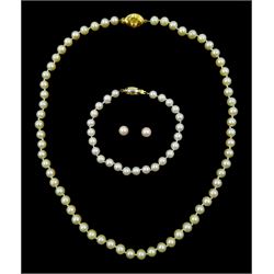 Single strand pearl necklace, with 9ct gold clasp, similar bracelet, with 18ct gold clasp and a pair of 9ct gold pearl stud earrings