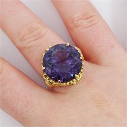 14ct gold synthetic colour change sapphire ring, with foliate shoulders