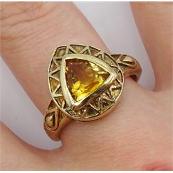 9ct gold trillion cut single stone citrine ring, hallmarked