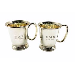 Pair of plain silver mugs with loop handles H7cm Sheffield 1957 Maker Viners Ltd 6.4oz 
